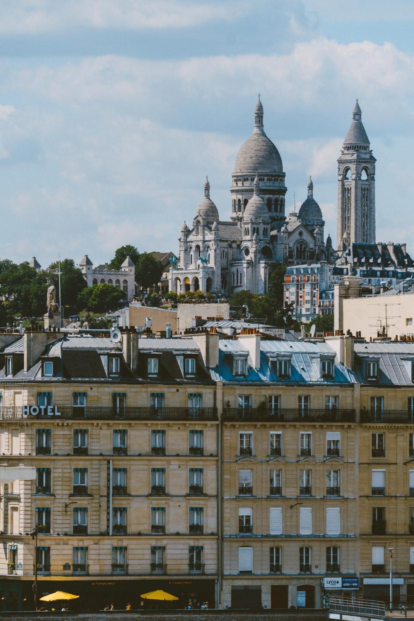 Les Deux Gares &
