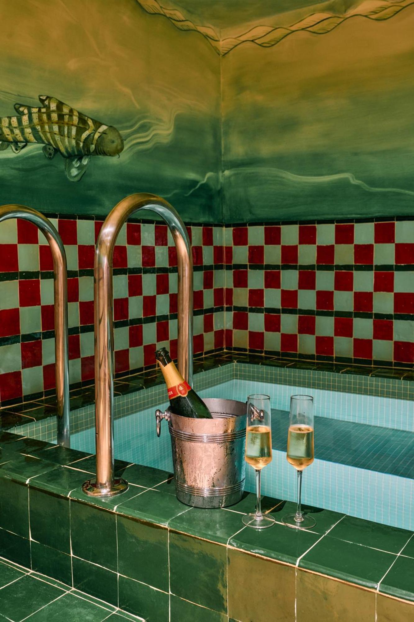 Les Deux Gares & Hotel