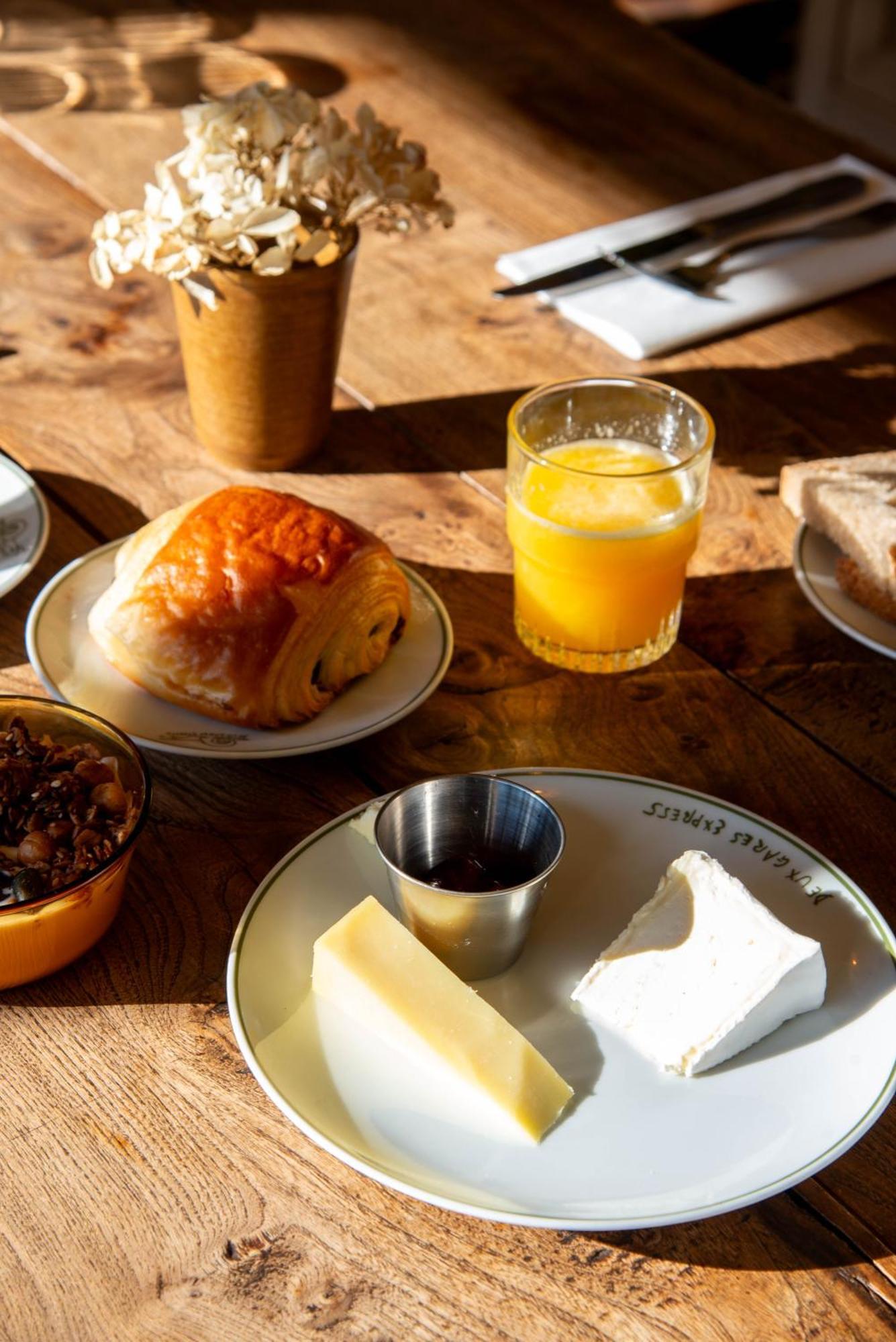 Hotel Les Deux Gares & Paris