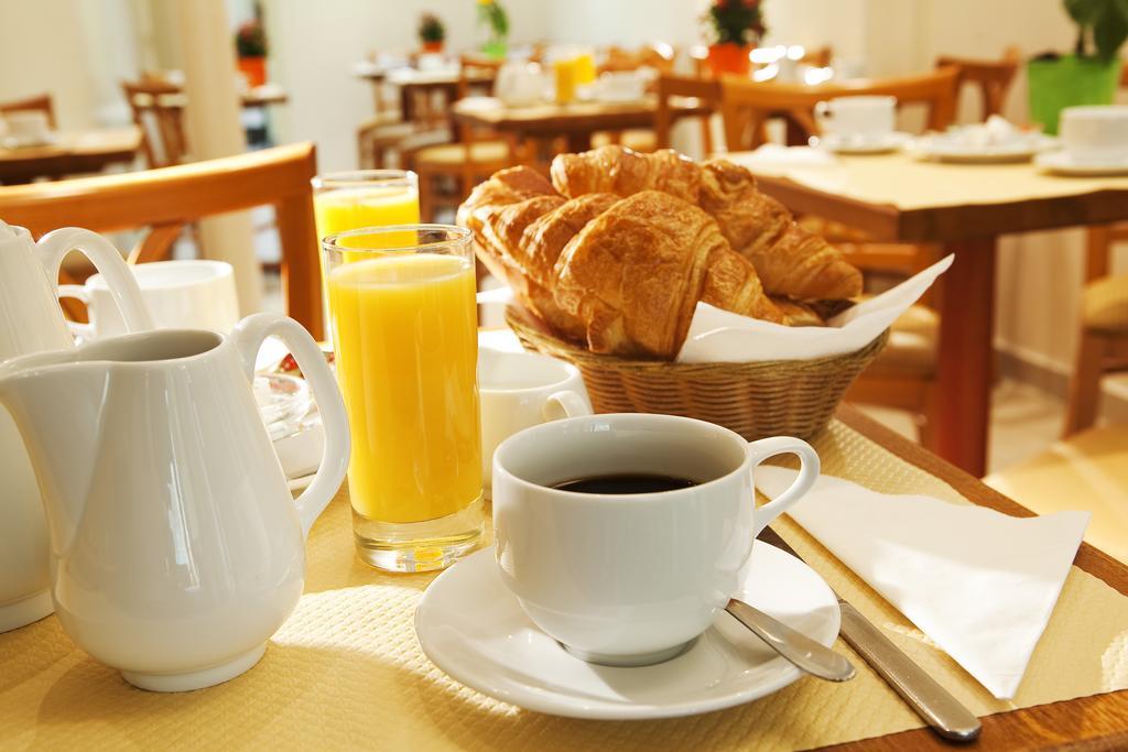 Hotel Les Deux Gares & 4*